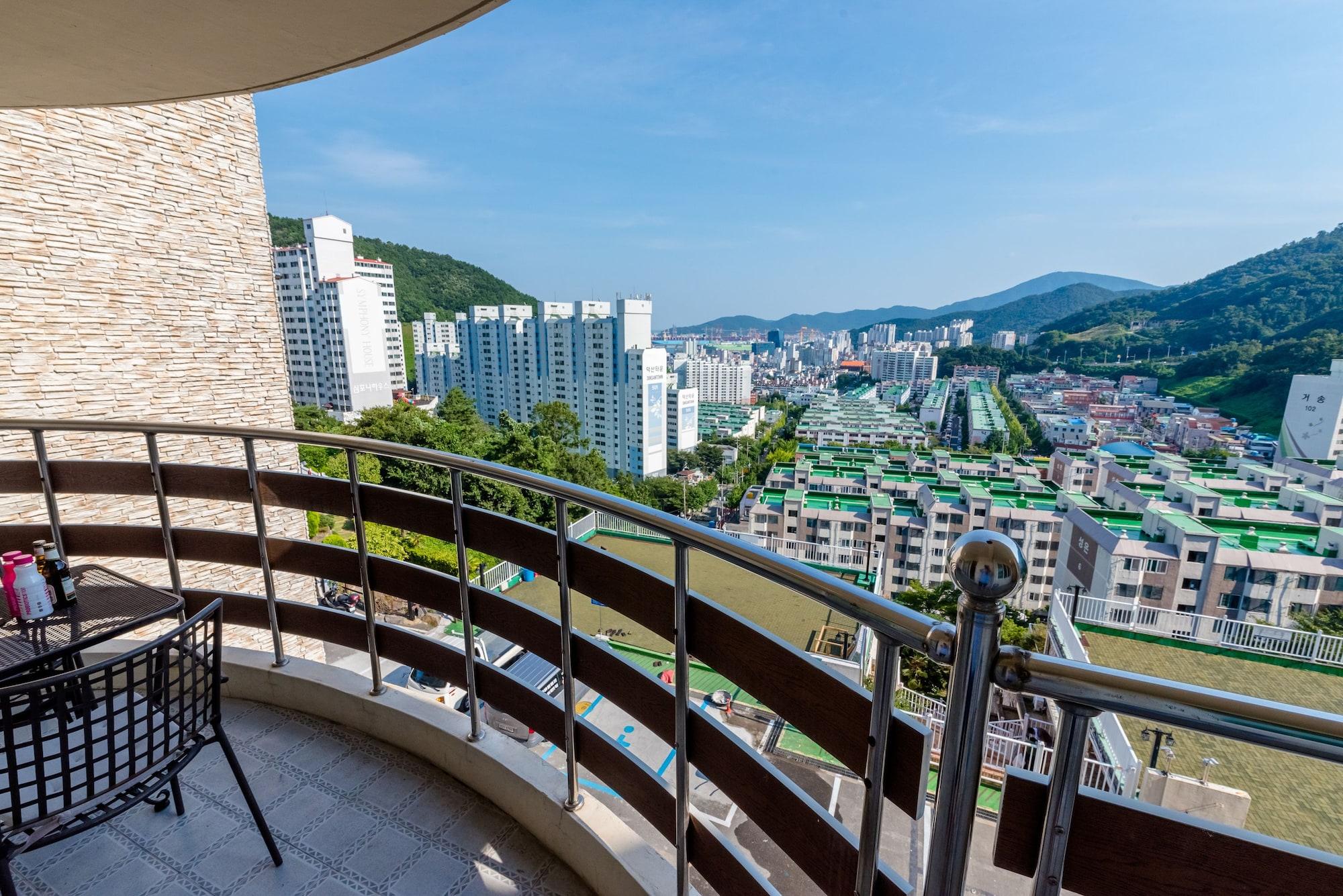 Home Fourest Resort Кодже Экстерьер фото