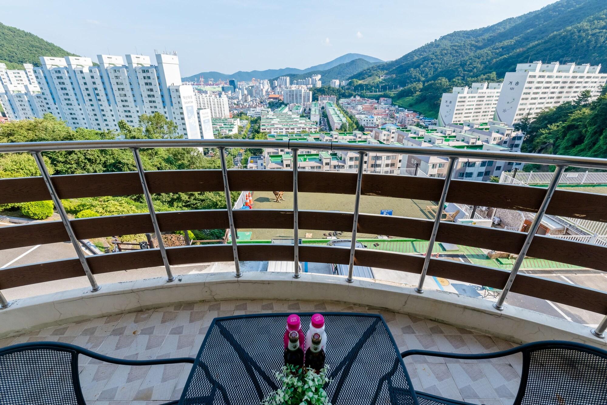 Home Fourest Resort Кодже Экстерьер фото